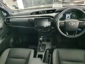 Toyota Hilux 2021 Black
