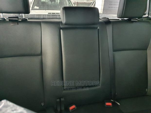 Toyota Hilux 2021 Black - thumbnail 4
