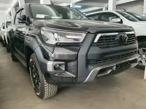 Toyota Hilux 2021 Black