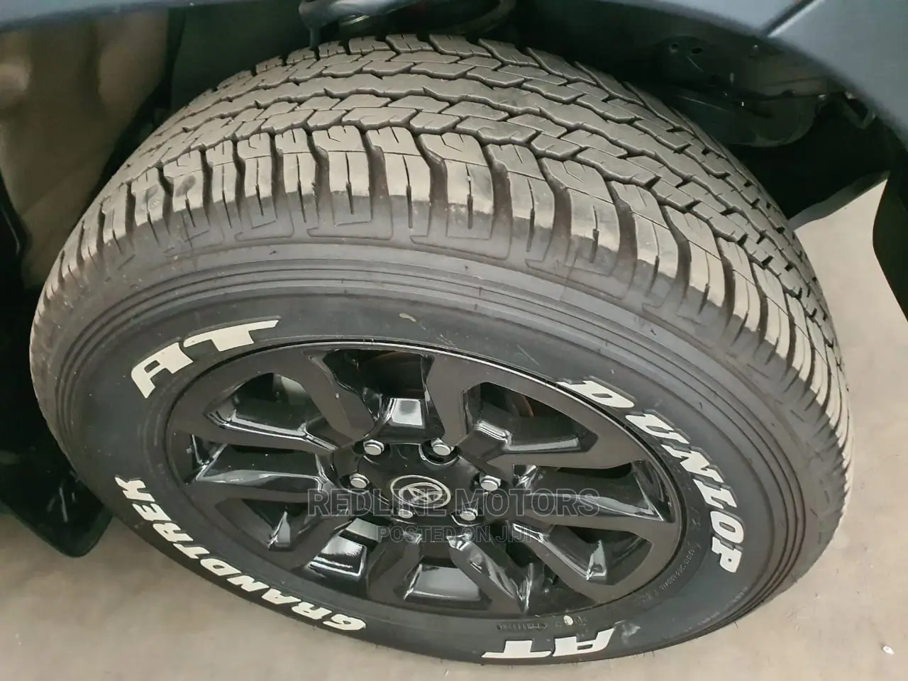 Toyota Hilux 2021 Black