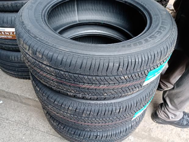 235/60r18 BRIDGESTONE TYRE (DUELER H/L 400) Made in Japan