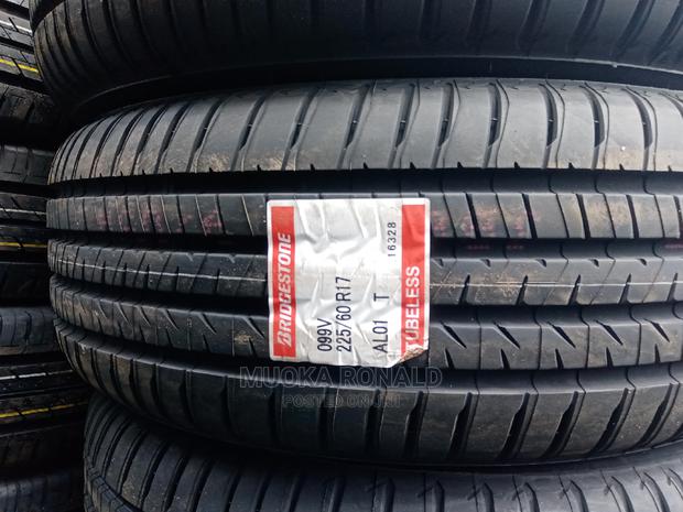 225/60r17 Bridgestone Tyre