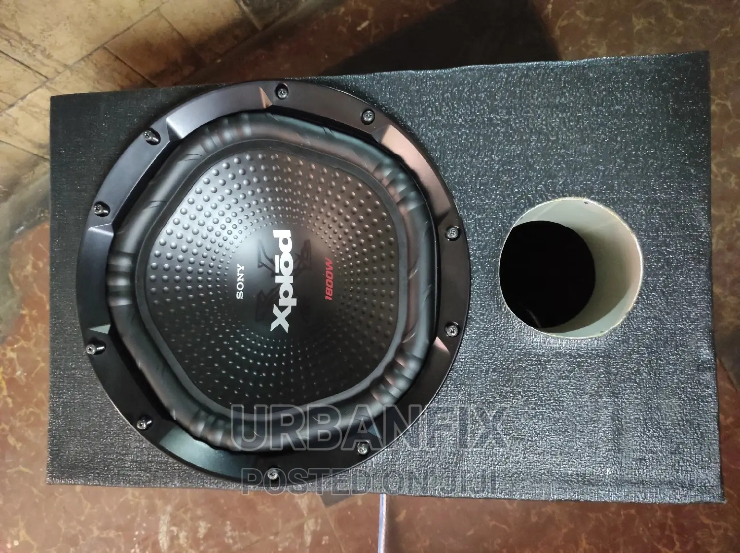 Brand New Sony Xplode 1800watts With Cabinet