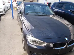BMW 320i 2014 Black