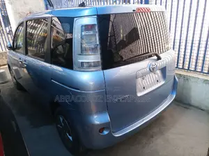 Toyota Sienta 2016 Beige