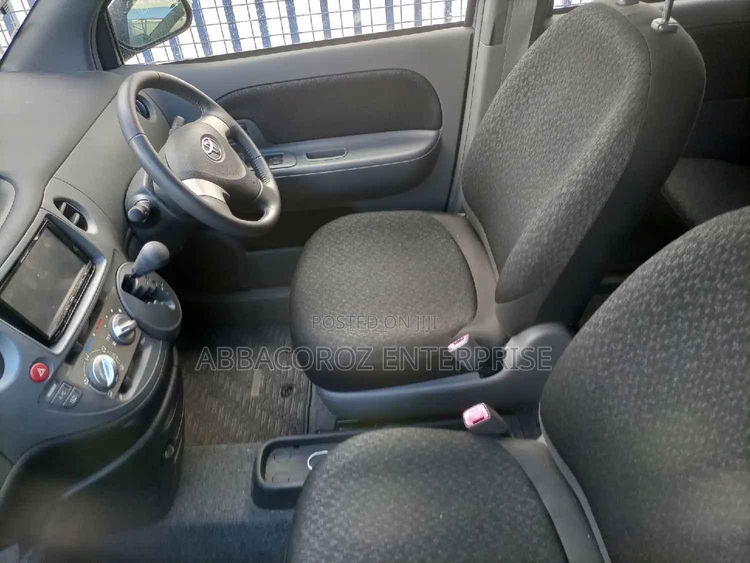Toyota Sienta 2016 Beige