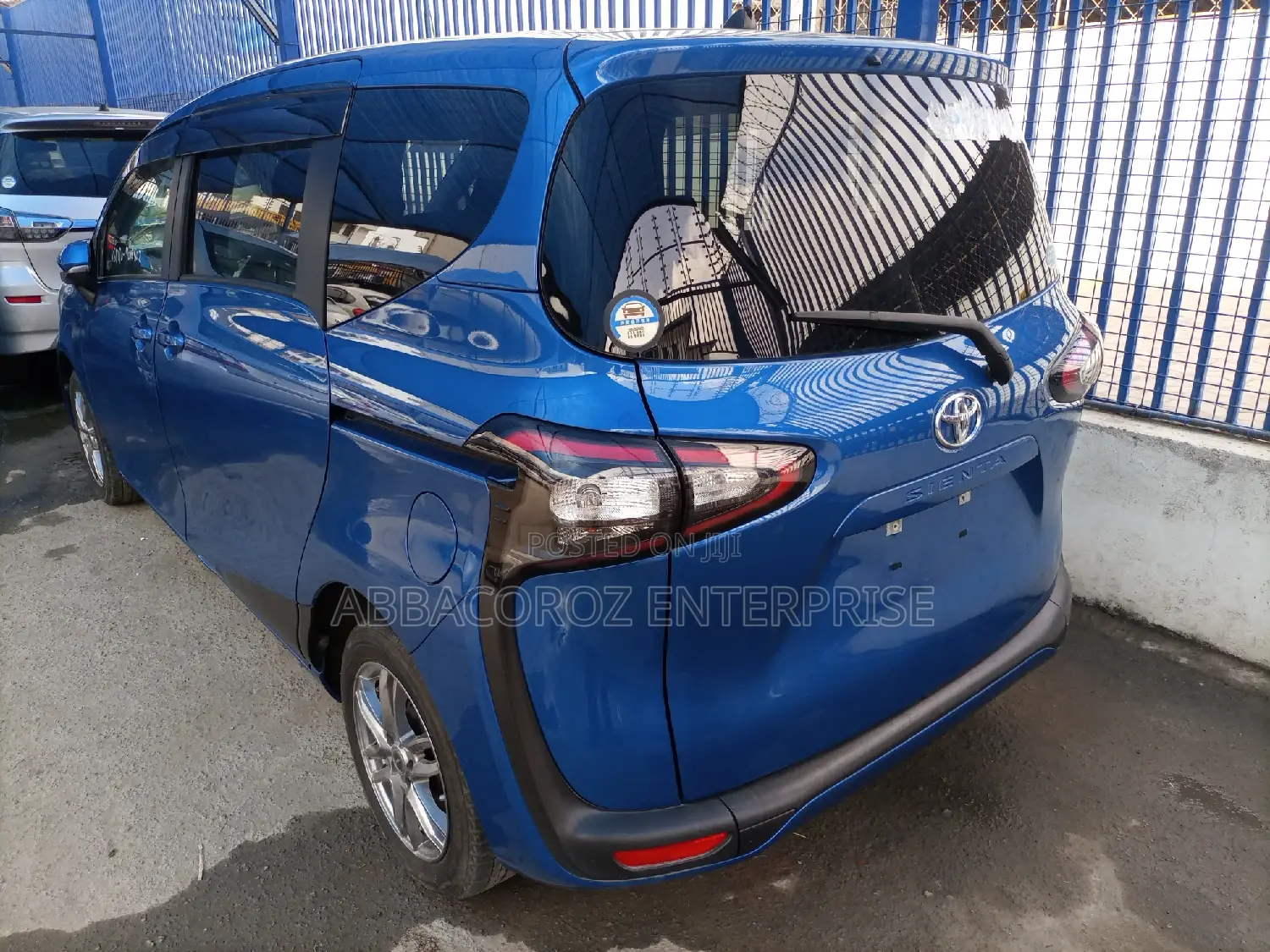 Toyota Sienta 2016 Blue