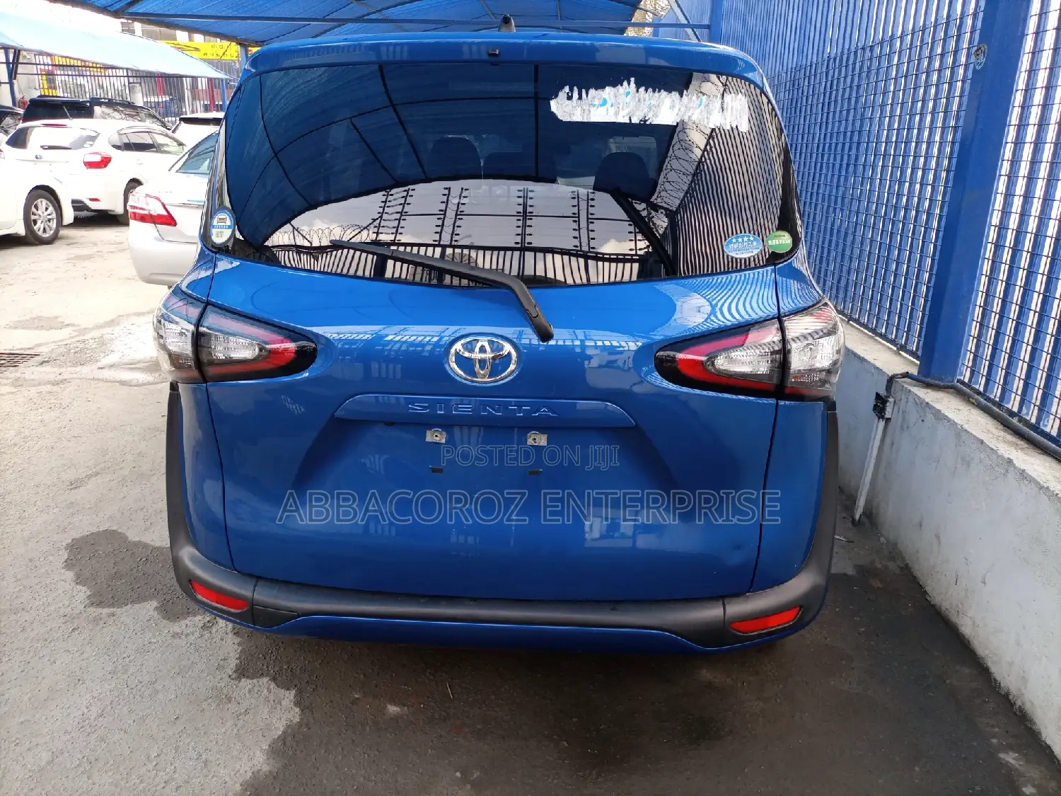 Toyota Sienta 2016 Blue
