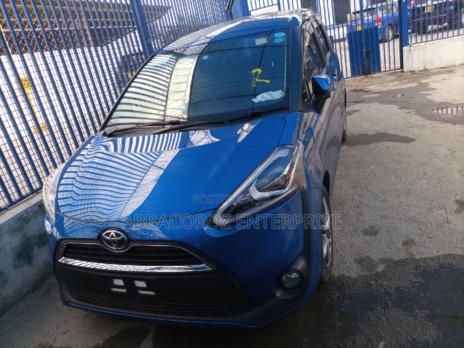 Toyota Sienta 2016 Blue