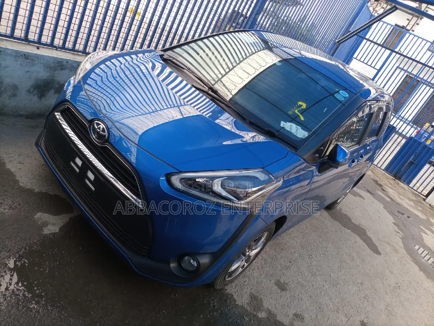 Toyota Sienta 2016 Blue