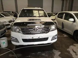 Toyota Hilux 2015 White