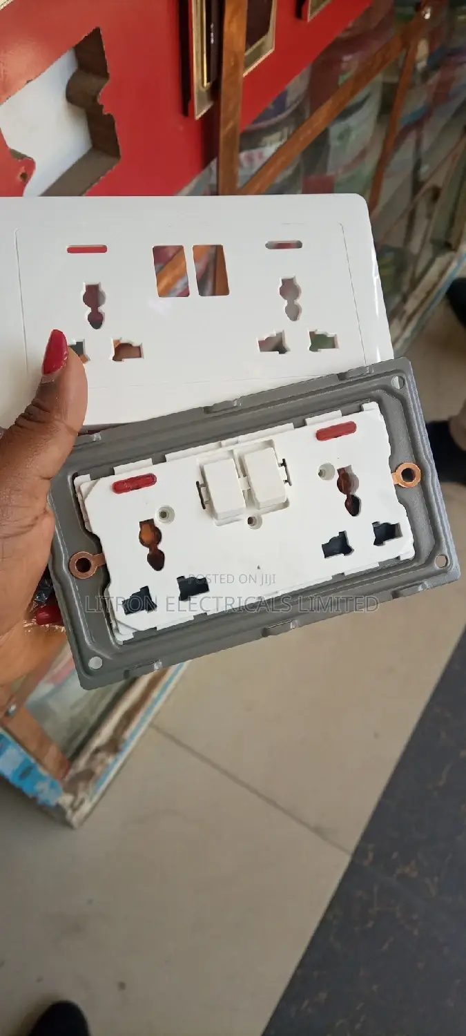 Screwless Twin Sockets