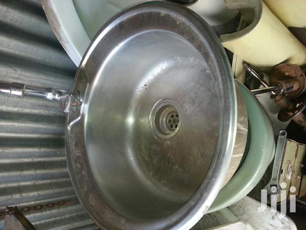 Stainless Bow Sinks - main view