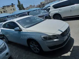Volvo V60 T5 Platinum FWD 2015 White