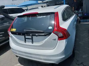 Volvo V60 T5 Platinum FWD 2015 White