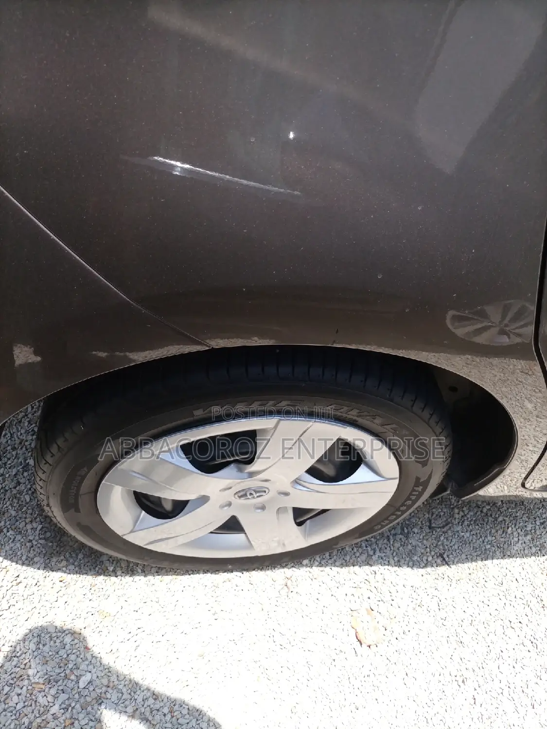 Toyota Ractis 2016 Gold