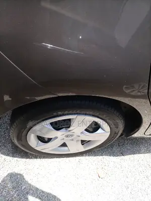 Toyota Ractis 2016 Gold
