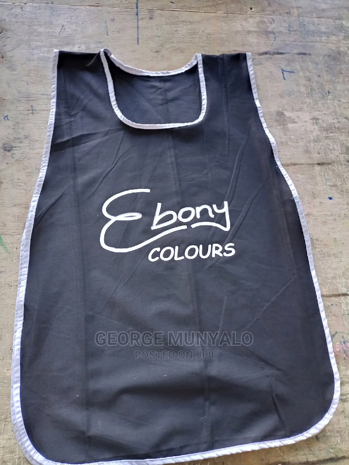 Ladies Saloon Aprons