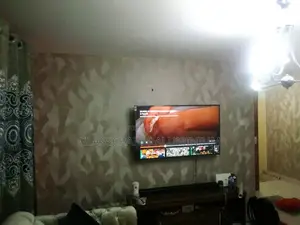 Fitted Wallpapers