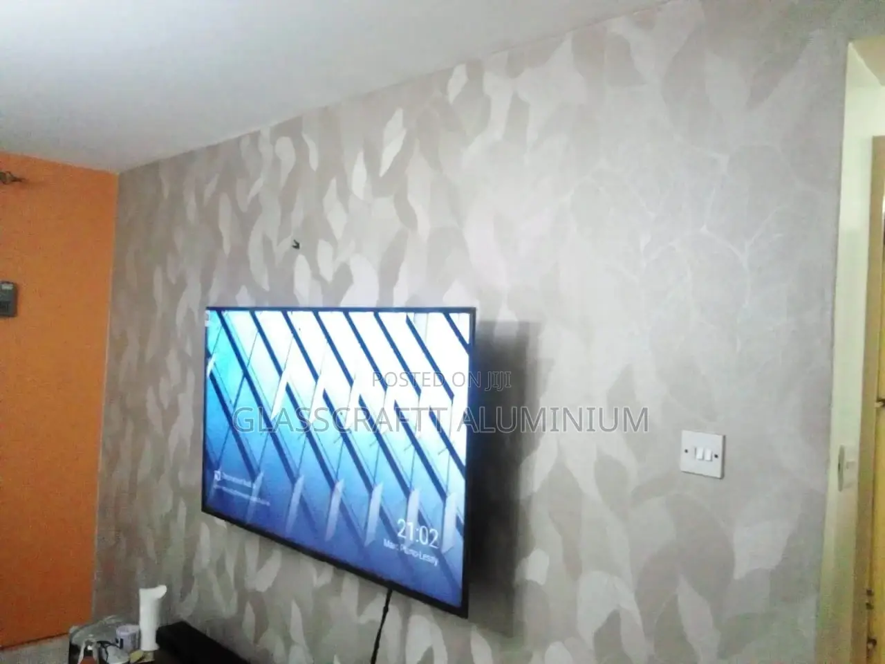 Fitted Wallpapers