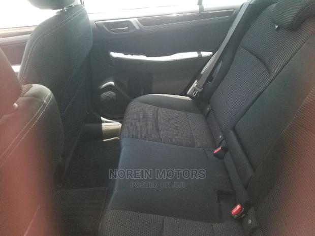 Subaru Outback 2014 Silver - thumbnail 10