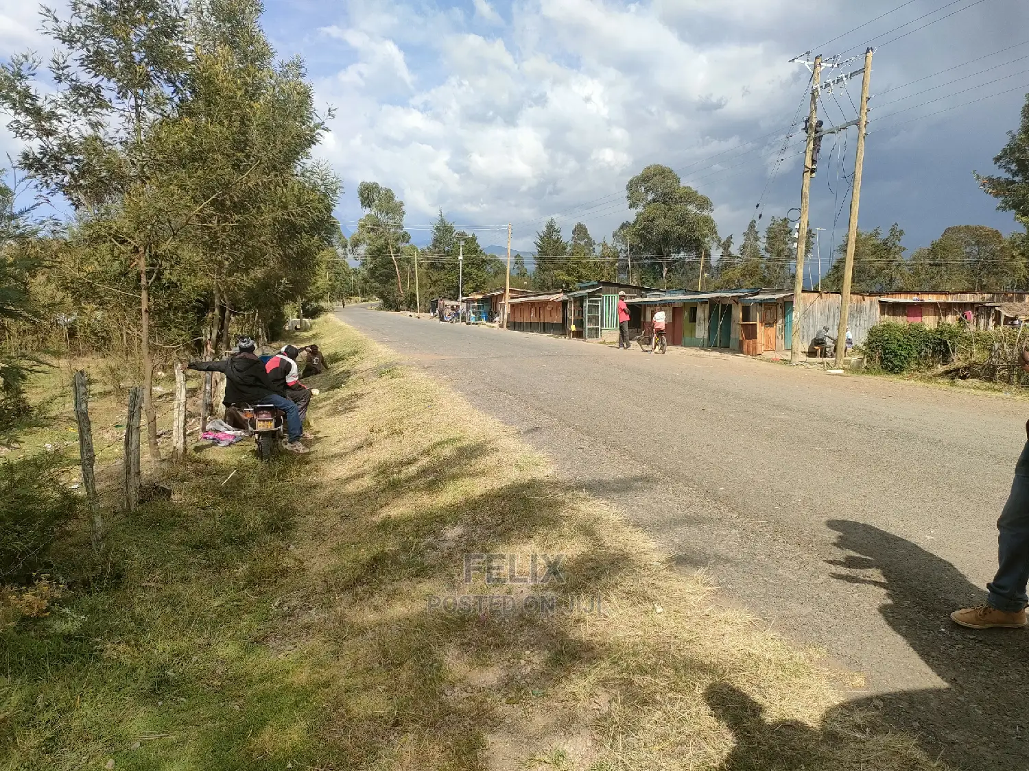 Narumoru/Kaburaini Half Acre Touching Main Tarmac