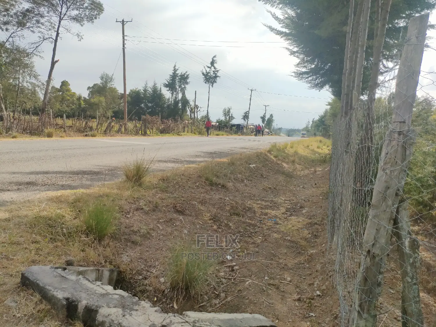 Narumoru/Kaburaini Half Acre Touching Main Tarmac