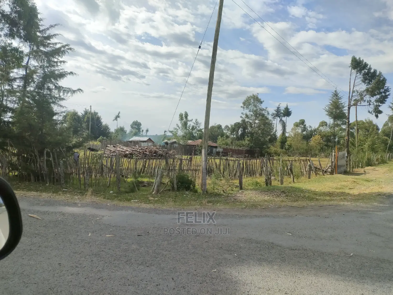 Narumoru/Kaburaini Half Acre Touching Main Tarmac