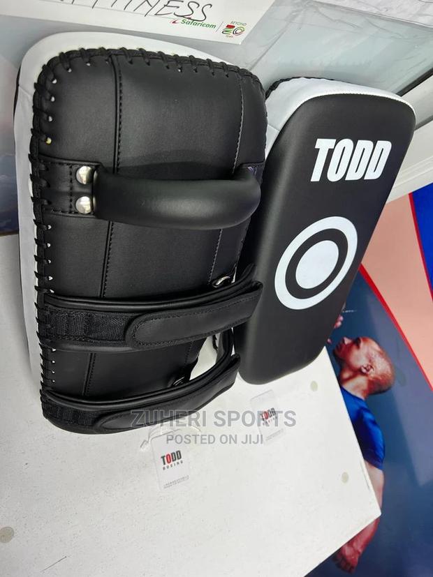 Foot Target Pad /Kickboxing Pad / Shin Kicking Pad