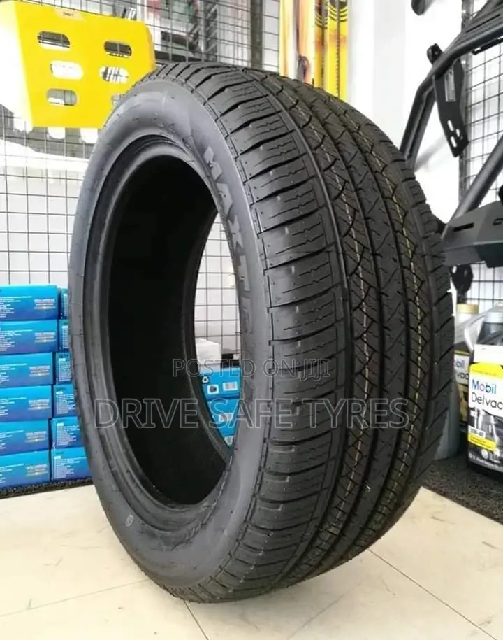235/60 R7 Maxtrek Tyre