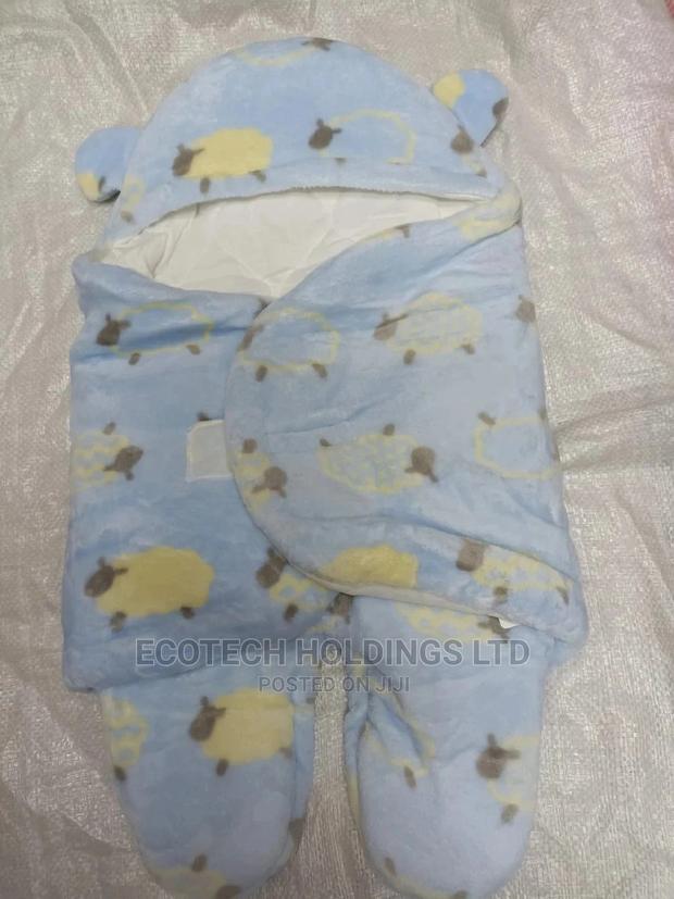 Baby Swaddle - thumbnail 4
