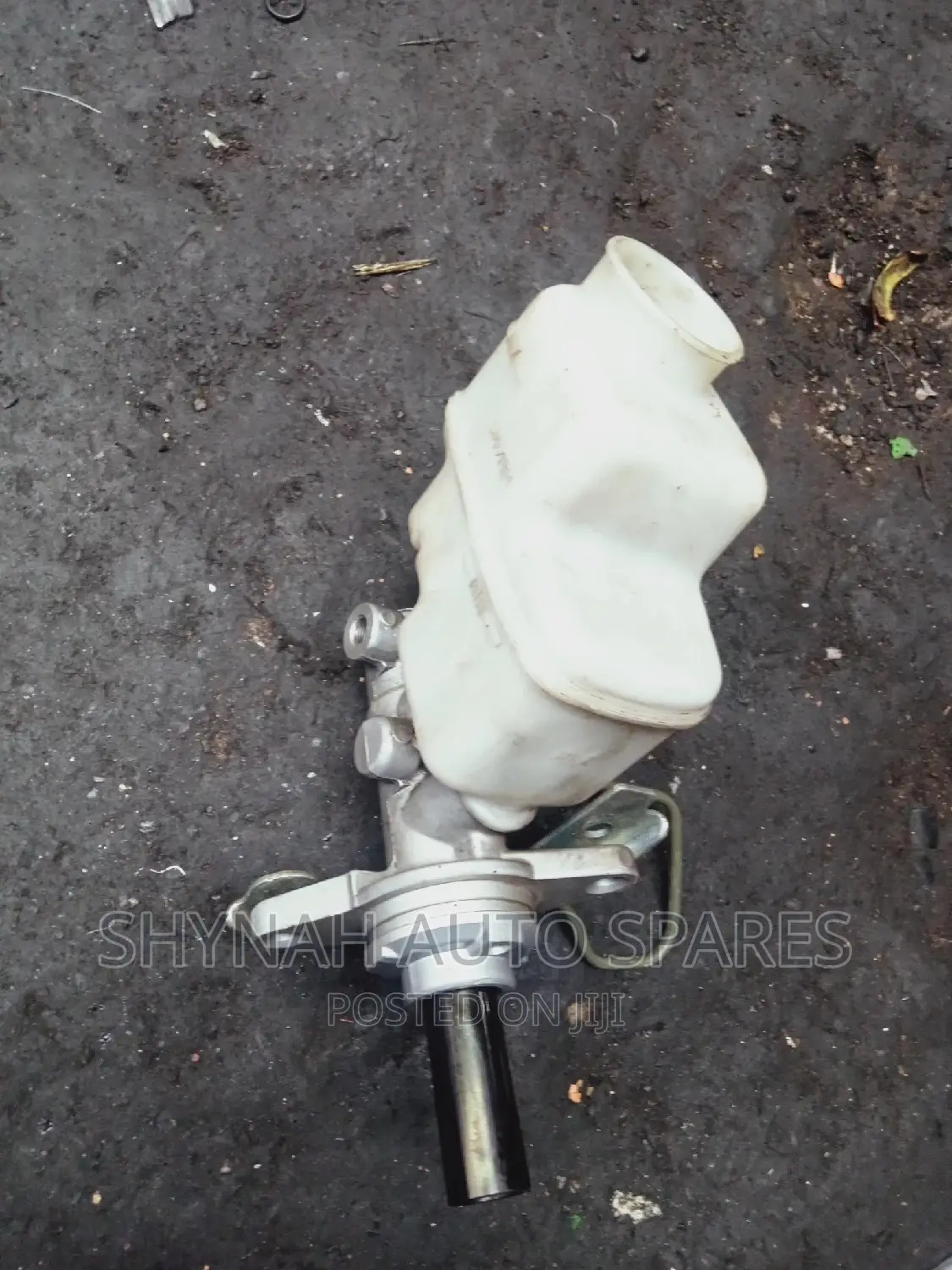Brake Master Cylinder Toyota Hillux Vigo (Level)