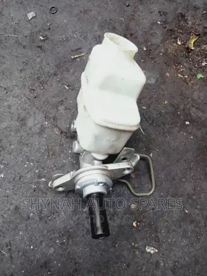 Brake Master Cylinder Toyota Hillux Vigo (Level)