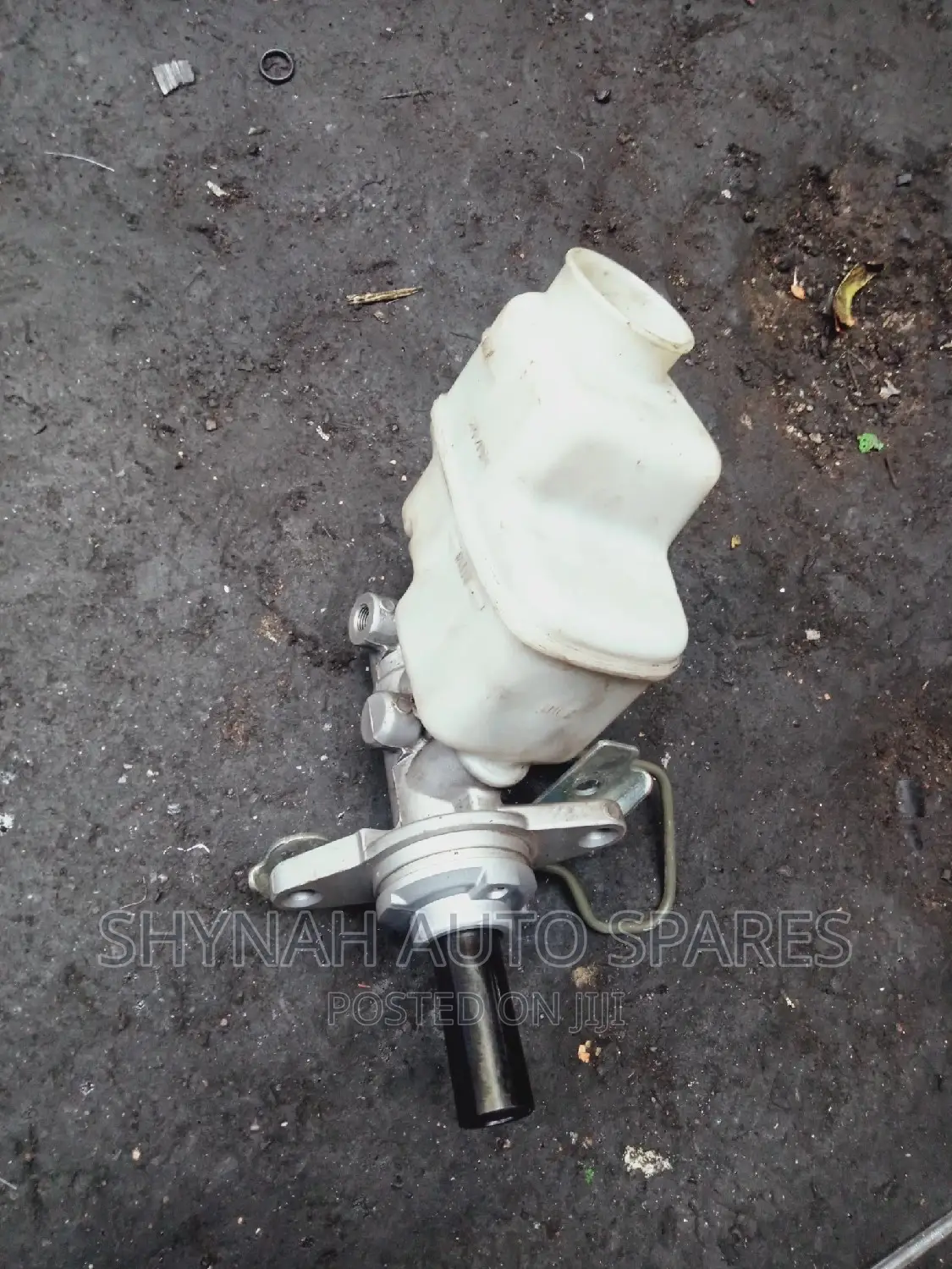Brake Master Cylinder Toyota Hillux Vigo (Level)