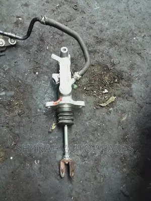 Brake Master Cylinder Toyota Harrier Hybrid