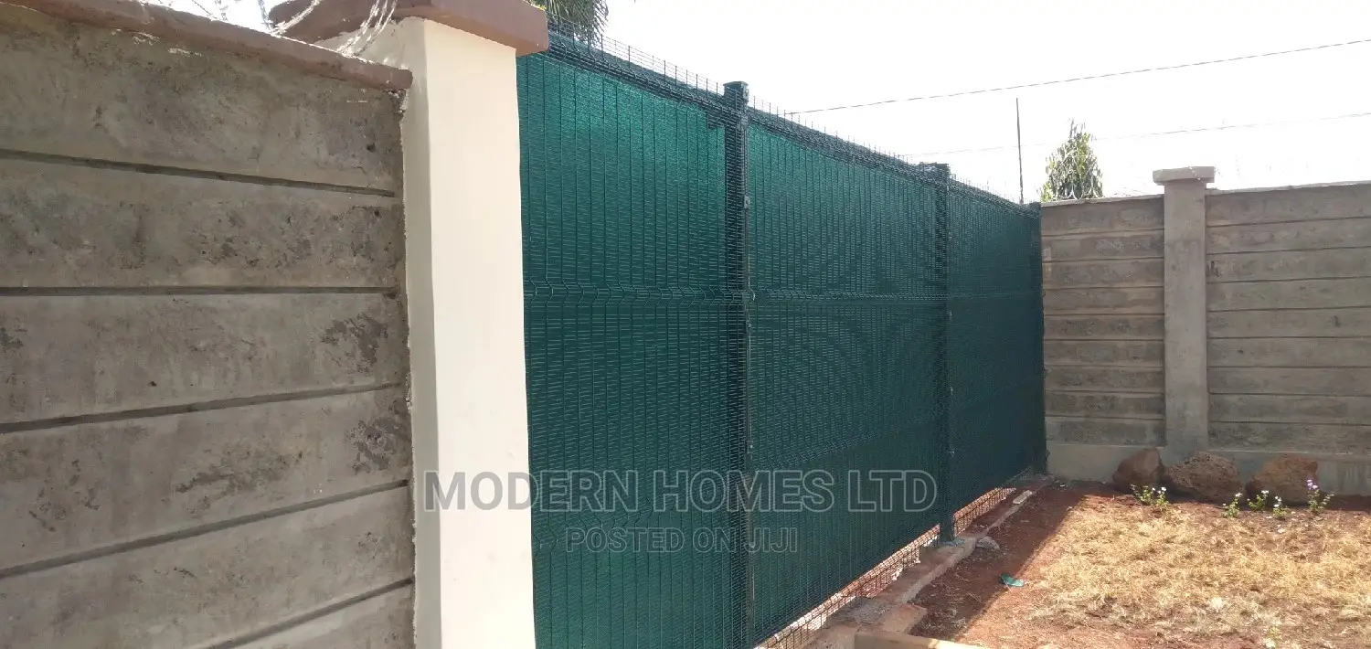 Anti-Climb Security Mesh and Privacy Screen Fence