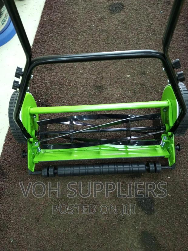 Hand Push Manual Grass Cutter - main view