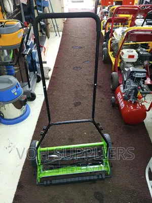 Hand Push Manual Grass Cutter