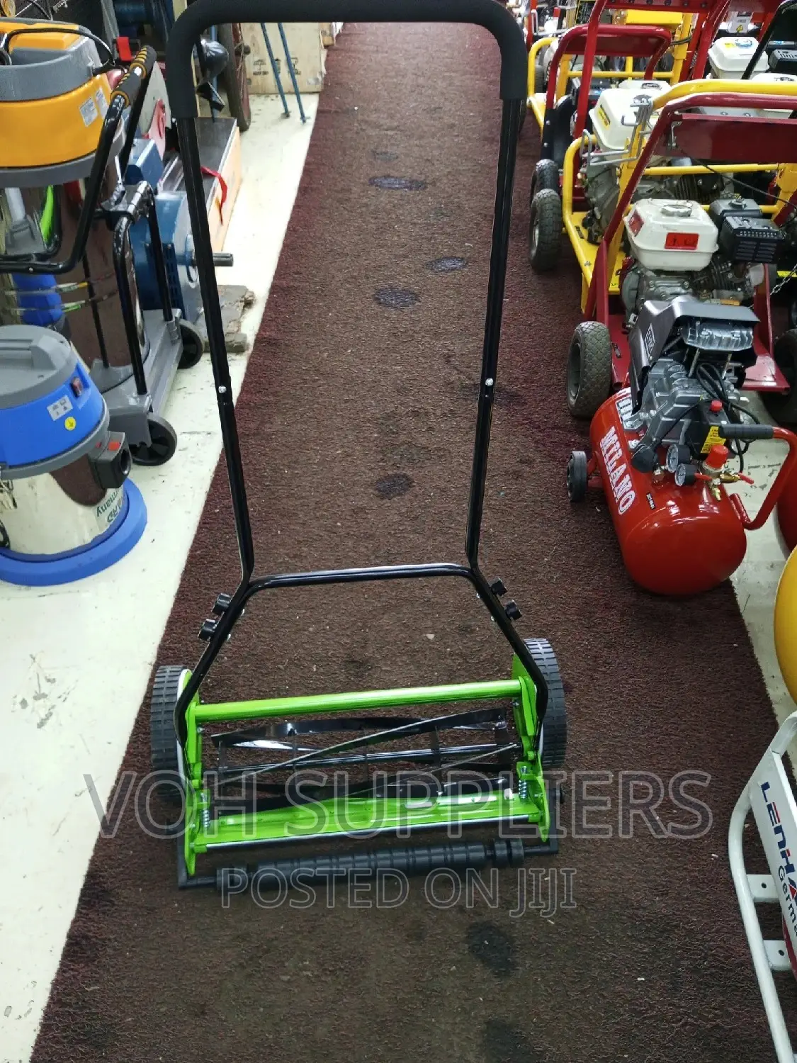 Hand Push Manual Grass Cutter