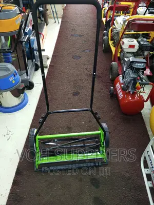 Hand Push Manual Grass Cutter