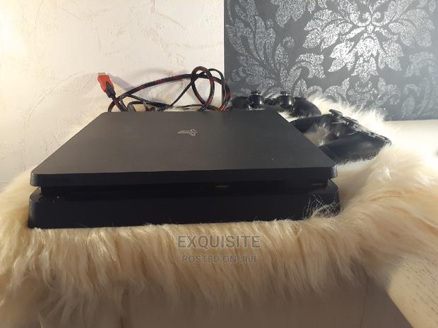 Playstation 4 SLIM (2 FREE GAMES) - thumbnail 3