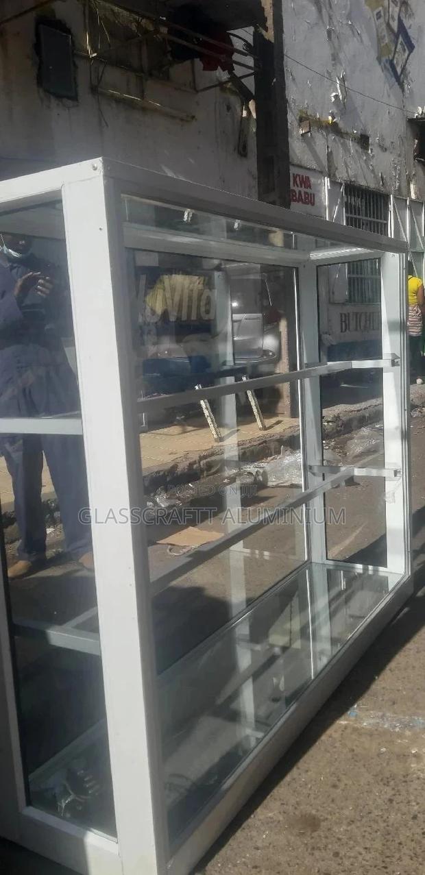 Glass Showcase - thumbnail 11