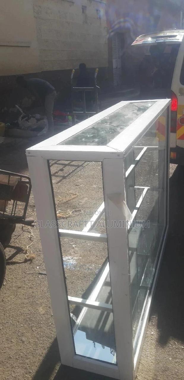 Glass Showcase - thumbnail 12