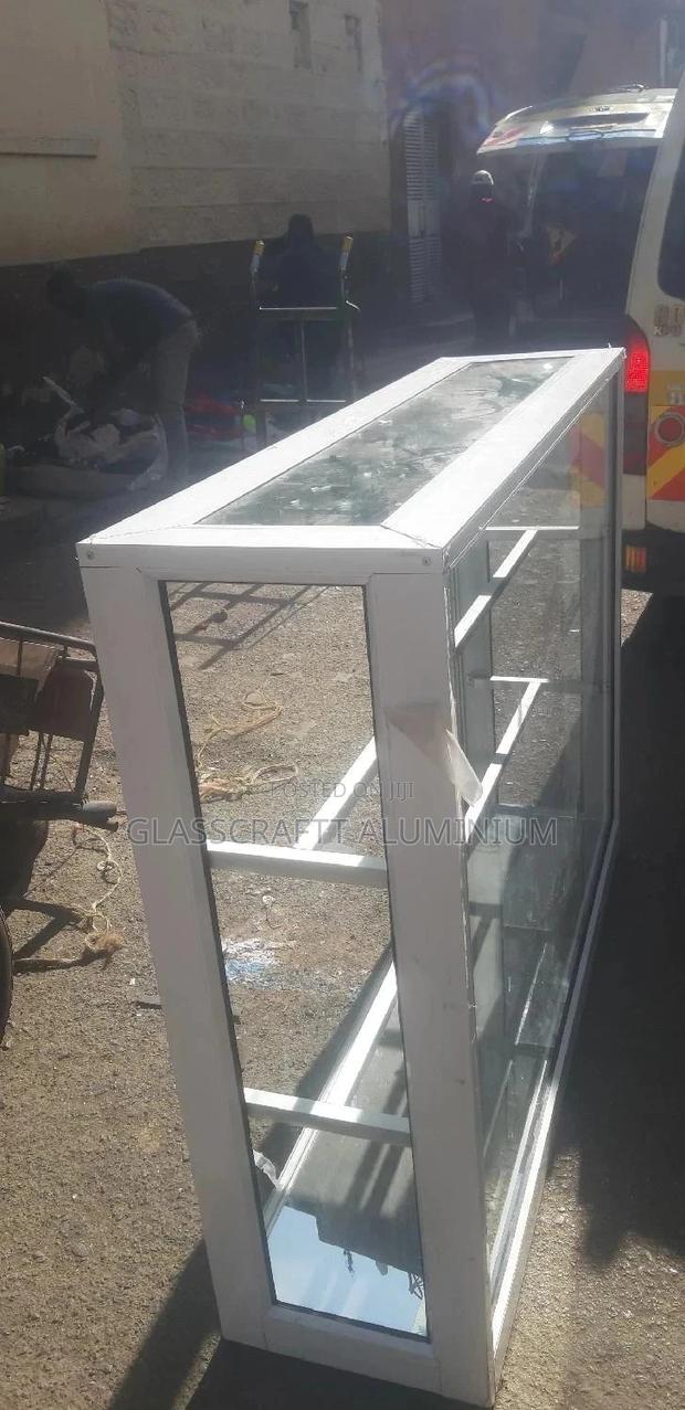 Glass Showcase - thumbnail 13