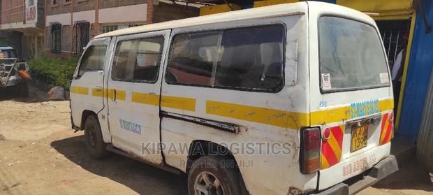 Nissan Caravan 2006 White - thumbnail 3