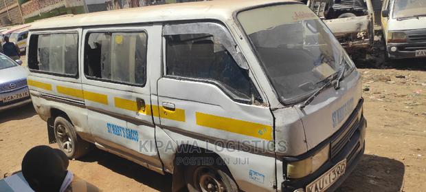 Nissan Caravan 2006 White - thumbnail 6