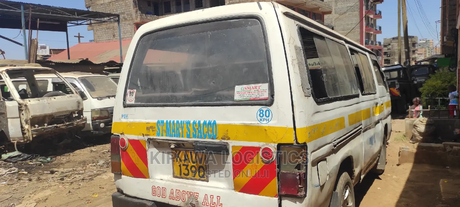 Nissan Caravan 2006 White