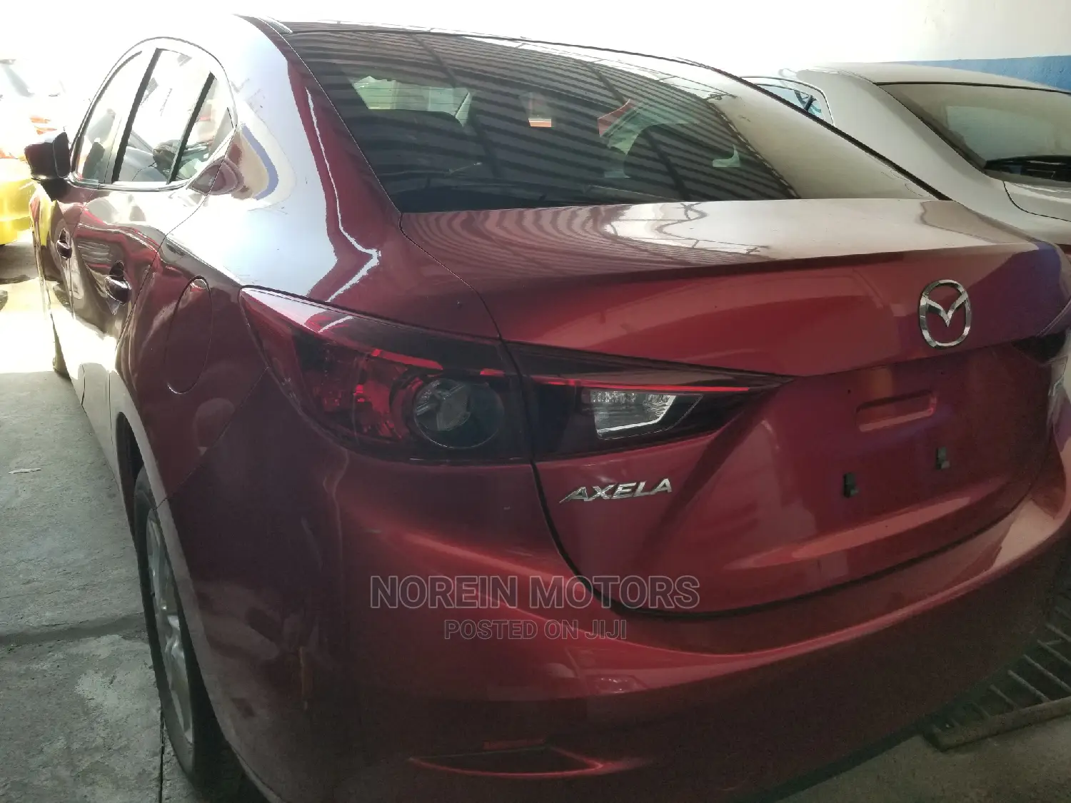 Mazda Axela 2015 Red