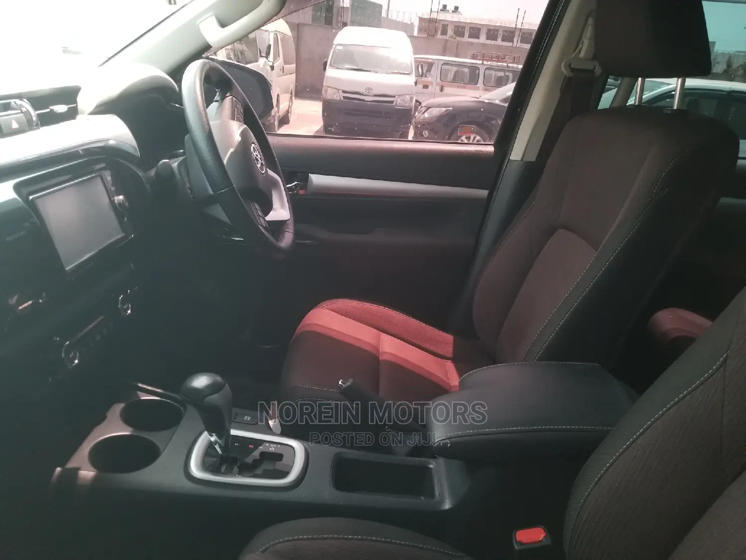 Toyota Hilux 2015 Black