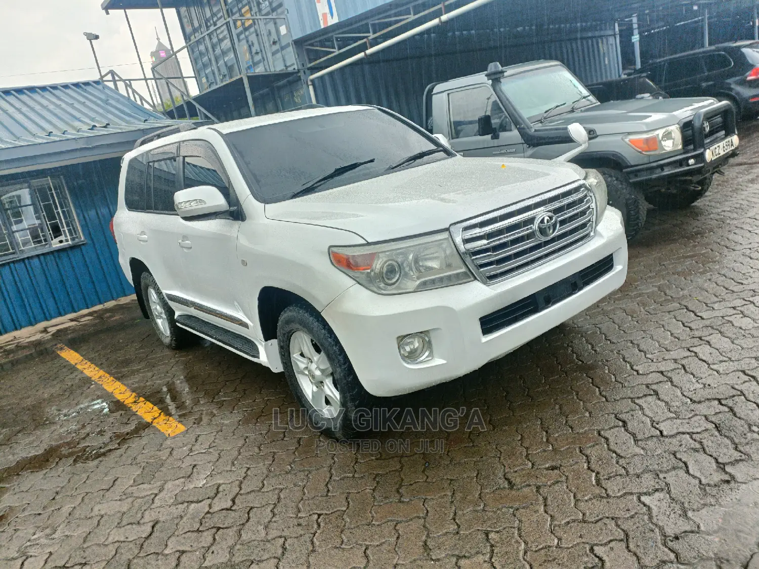 Vehicle Spray Painting